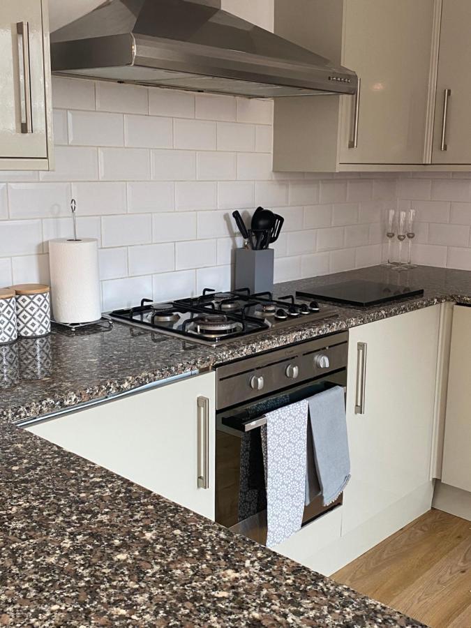 Central Leeds Townhouse With Private Roof Garden Sleeps 4 Kültér fotó