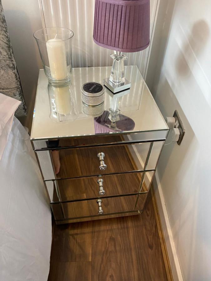 Central Leeds Townhouse With Private Roof Garden Sleeps 4 Kültér fotó