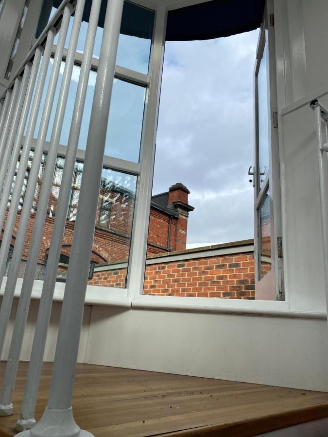 Central Leeds Townhouse With Private Roof Garden Sleeps 4 Kültér fotó