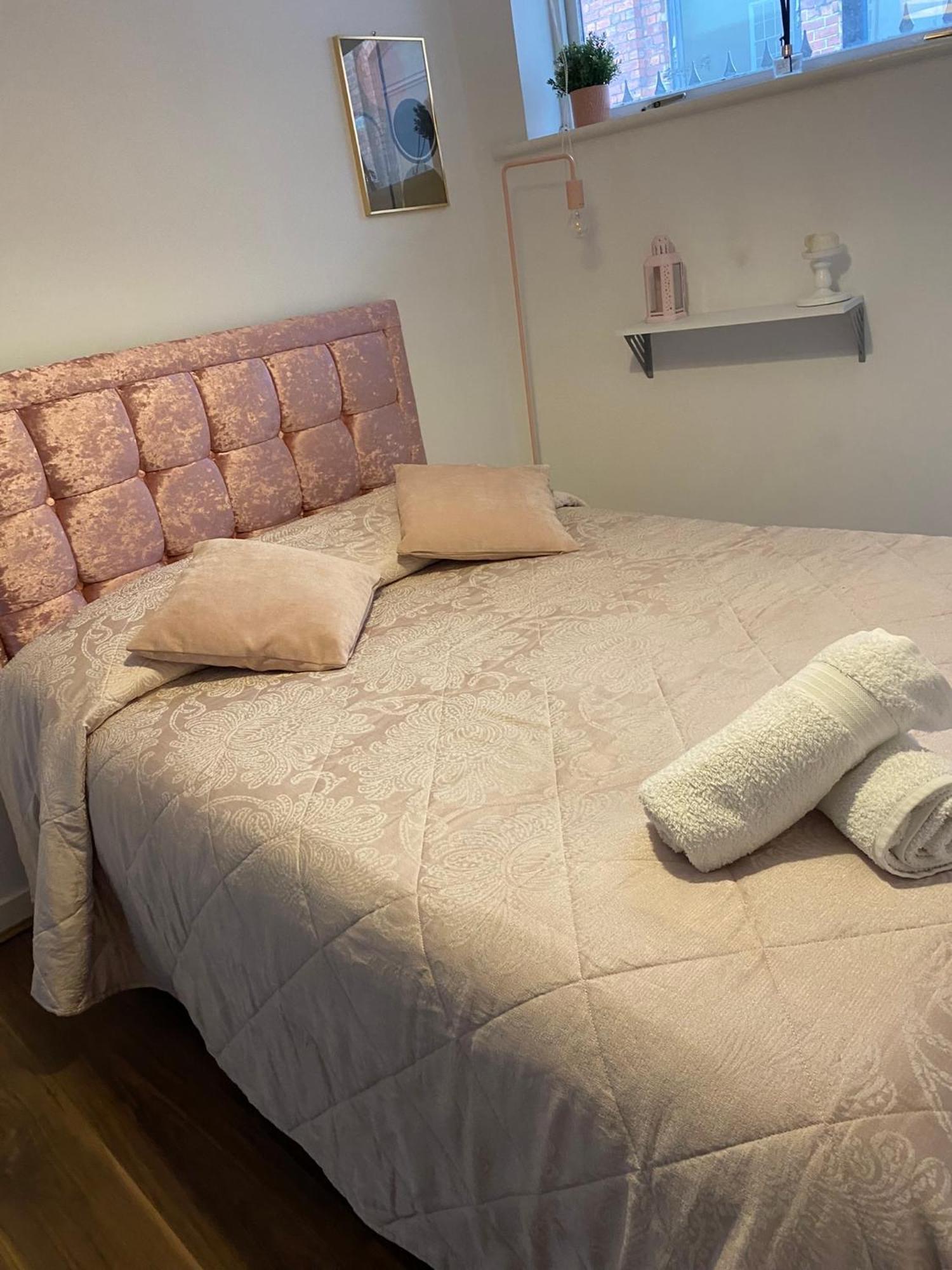 Central Leeds Townhouse With Private Roof Garden Sleeps 4 Kültér fotó